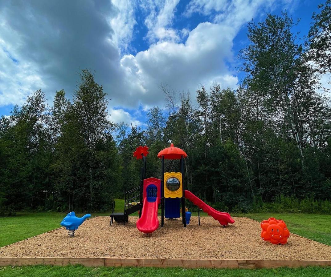 Chalets Du Domaine Yamaska Бромон Екстериор снимка